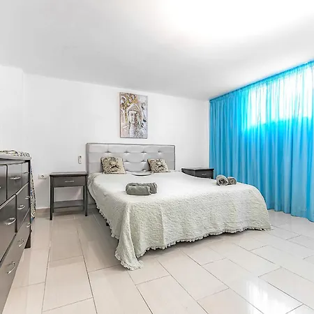 Two Bedroom In Bella Vista Apartmán