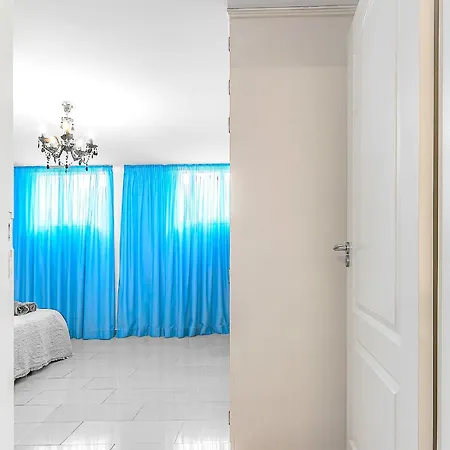Two Bedroom In Bella Vista דירה *