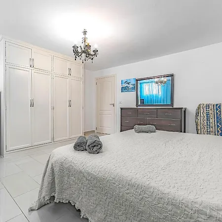 Two Bedroom In Bella Vista Apartment Costa Adeje (Tenerife)