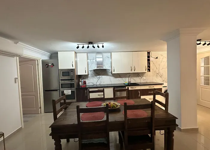 Two Bedroom In Bella Vista شقة *